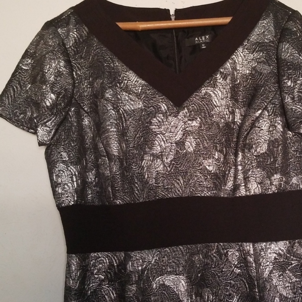 Dress - Picture 2 of 4